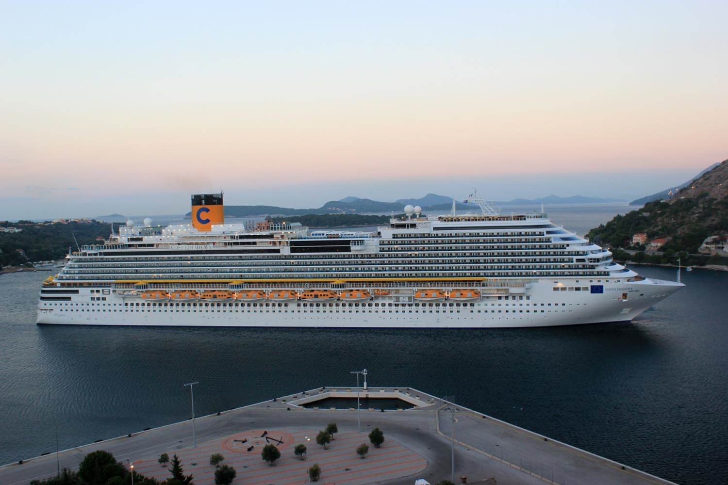 WELCOME COSTA DIADEMA