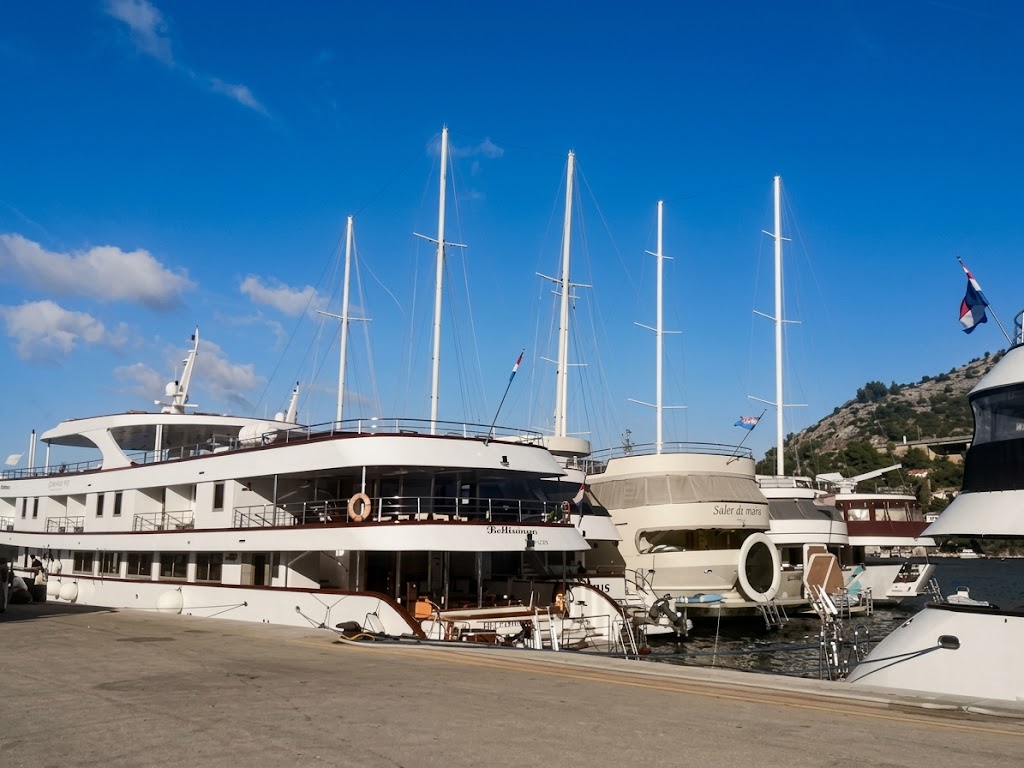 Dubrovnik u prvih devet mjeseci 2026. zabilježio je 1.554 ticanja malih kruzera pod hrvatskom zastavom, s gotovo 42.000 putnika